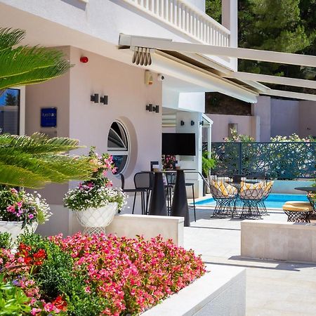 Aparthotel Flora Tucepi Bagian luar foto