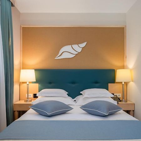 Aparthotel Flora Tucepi Bagian luar foto