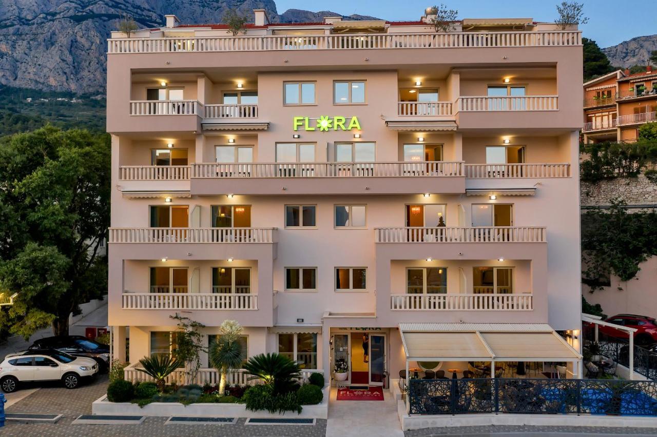 Aparthotel Flora Tucepi Bagian luar foto
