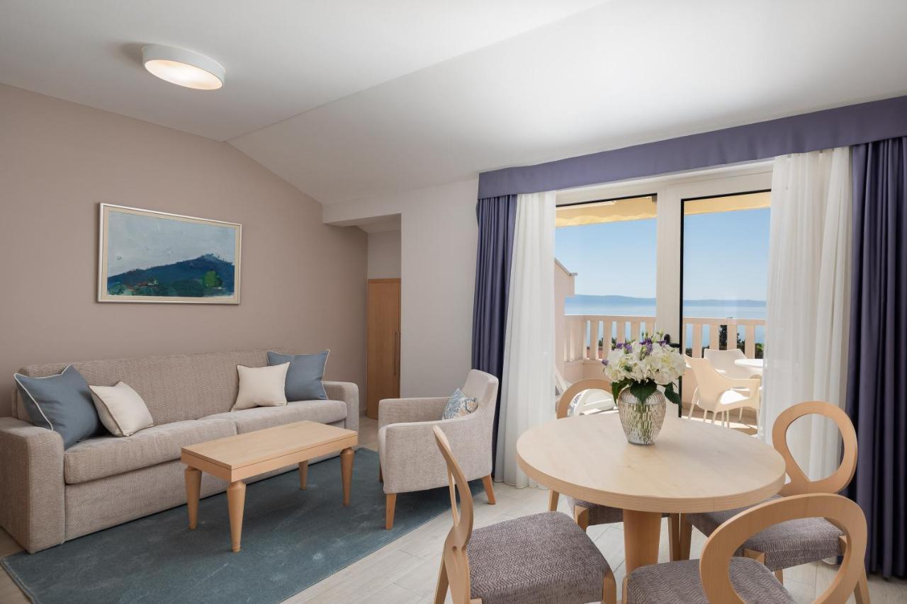 Aparthotel Flora Tucepi Bagian luar foto