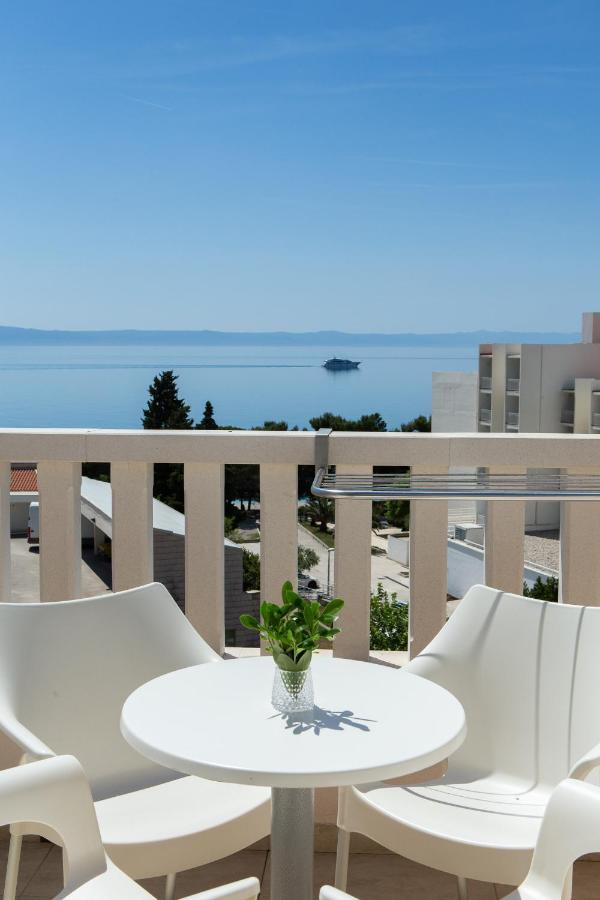 Aparthotel Flora Tucepi Bagian luar foto