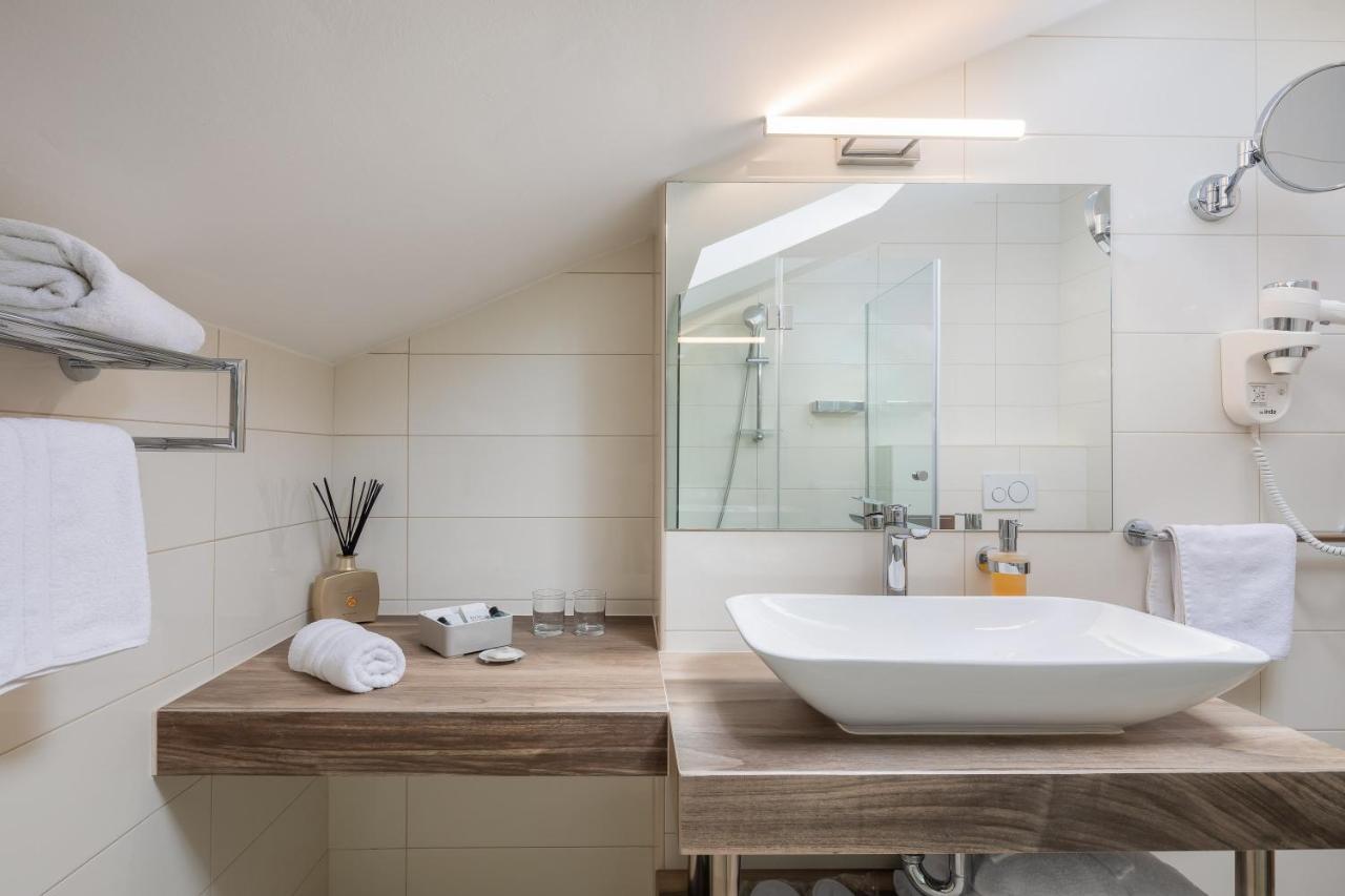 Aparthotel Flora Tucepi Bagian luar foto
