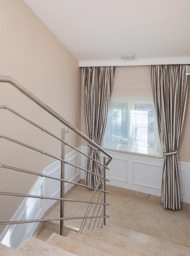 Aparthotel Flora Tucepi Bagian luar foto
