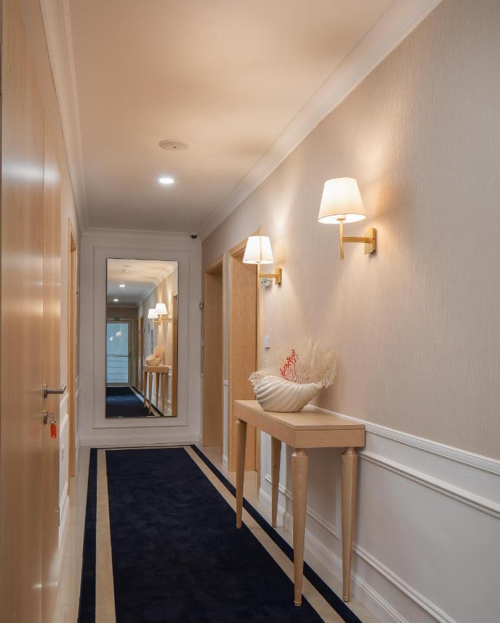 Aparthotel Flora Tucepi Bagian luar foto