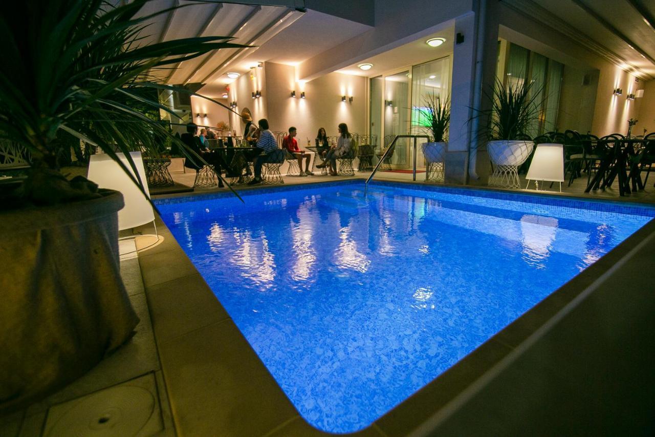Aparthotel Flora Tucepi Bagian luar foto